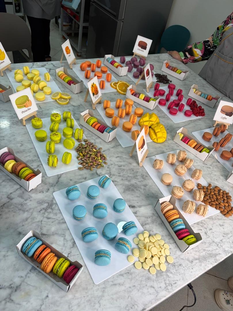 Macarons Artisanaux – Lot de 10 pièces